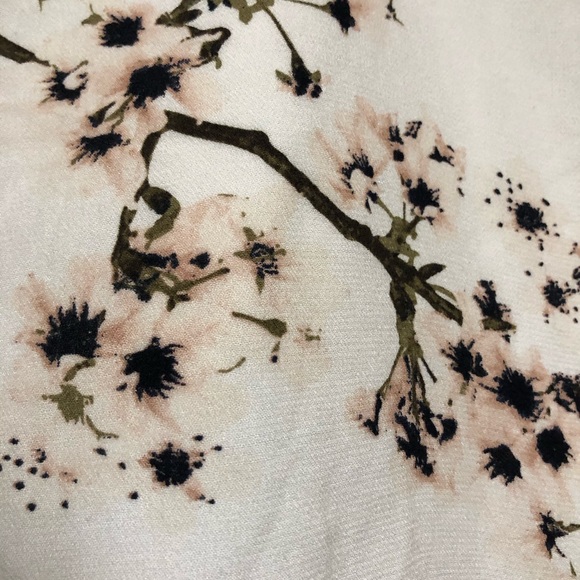 Floral blouse - Picture 3 of 3